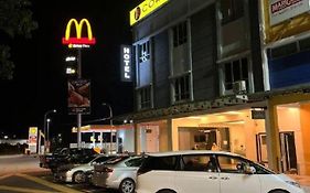 Coastline Hotel
